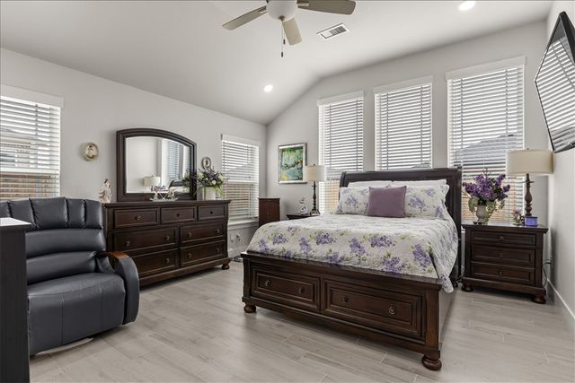 1025 Domingo Avenue, Lowell, AR 72745