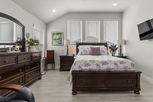 1025 Domingo Avenue, Lowell, AR 72745
