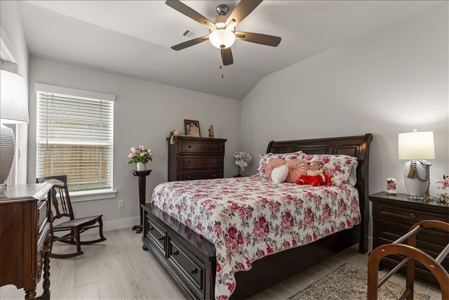 1025 Domingo Avenue, Lowell, AR 72745