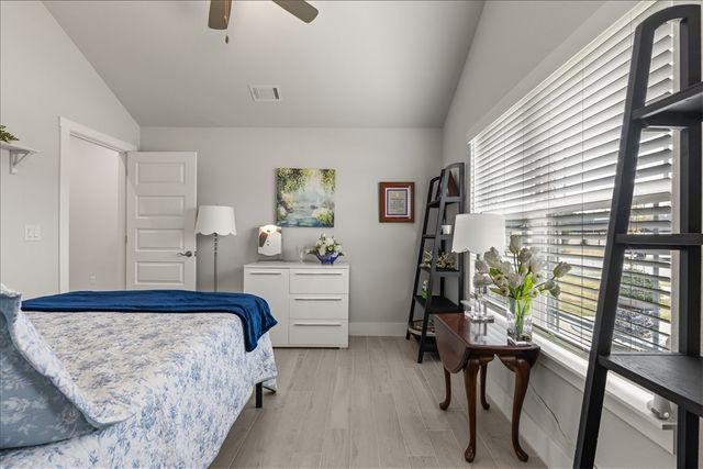 1025 Domingo Avenue, Lowell, AR 72745