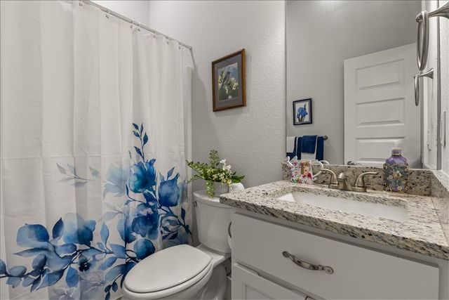 1025 Domingo Avenue, Lowell, AR 72745