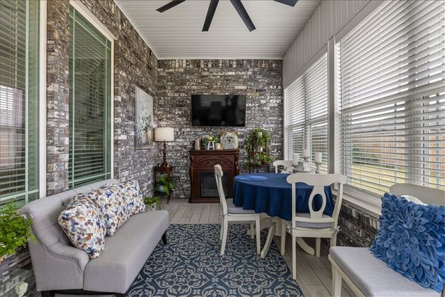 1025 Domingo Avenue, Lowell, AR 72745