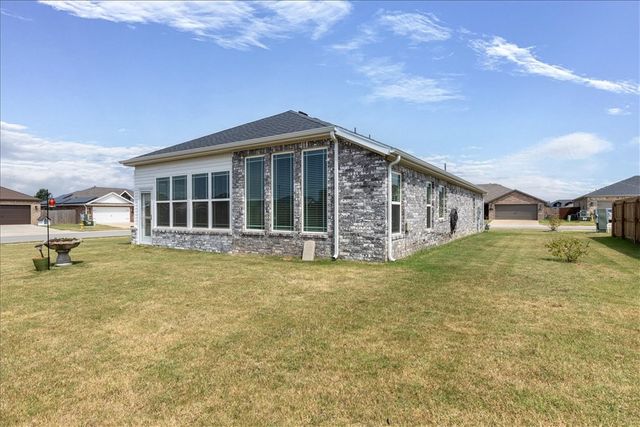 1025 Domingo Avenue, Lowell, AR 72745