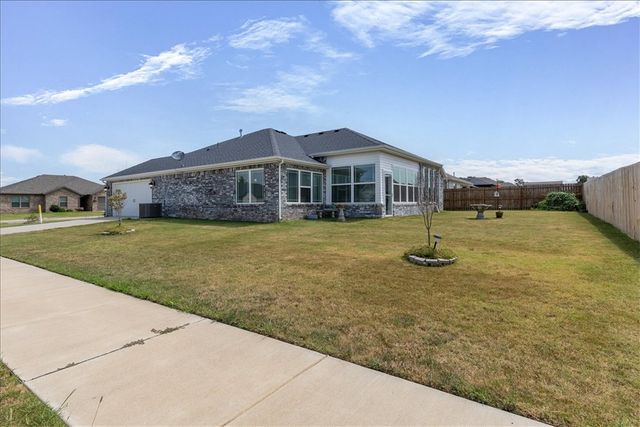 1025 Domingo Avenue, Lowell, AR 72745