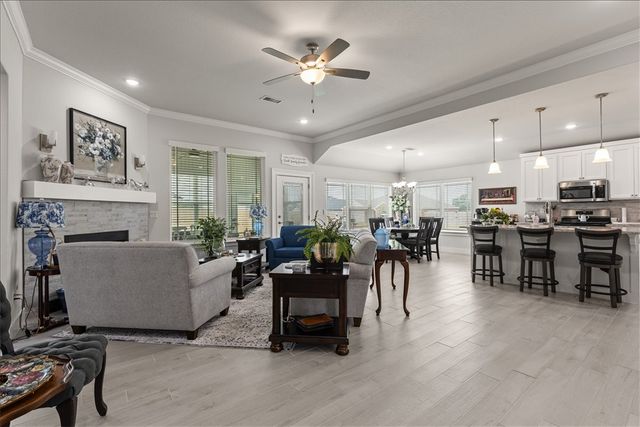 1025 Domingo Avenue, Lowell, AR 72745