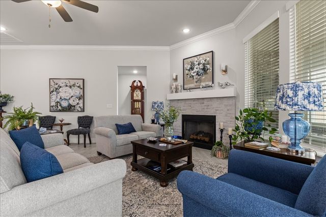 1025 Domingo Avenue, Lowell, AR 72745