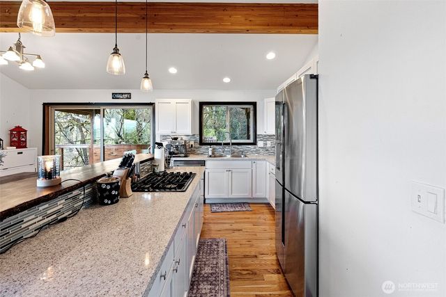 341 E Olympic Vista Drive, Union, WA 98592