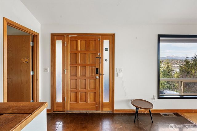 341 E Olympic Vista Drive, Union, WA 98592