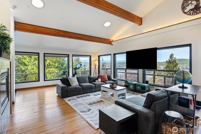 341 E Olympic Vista Drive, Union, WA 98592