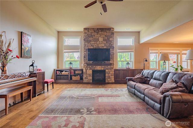 1822 S Dusky Drive, Ridgefield, WA 98642