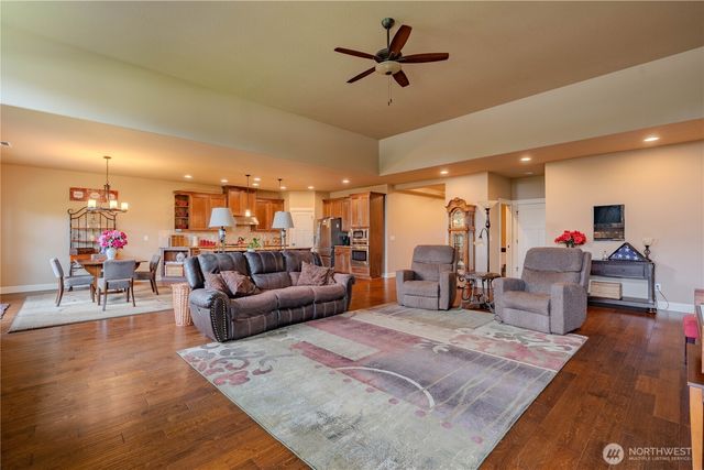 1822 S Dusky Drive, Ridgefield, WA 98642