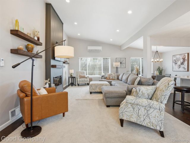 7371 Edinborough, West Bloomfield Charter Township, MI 48322