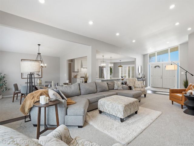 7371 Edinborough, West Bloomfield Charter Township, MI 48322