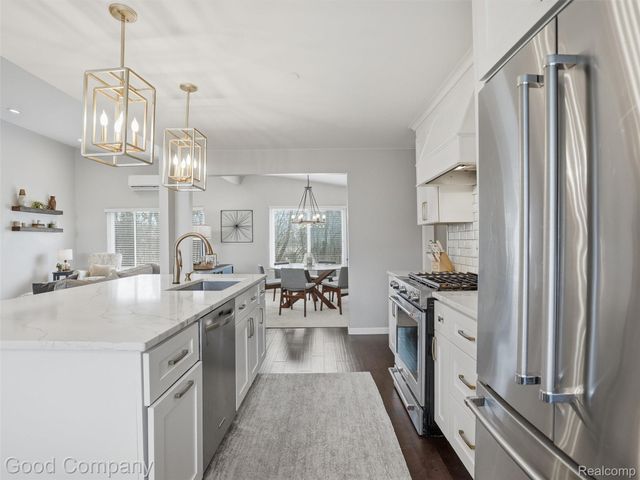 7371 Edinborough, West Bloomfield Charter Township, MI 48322