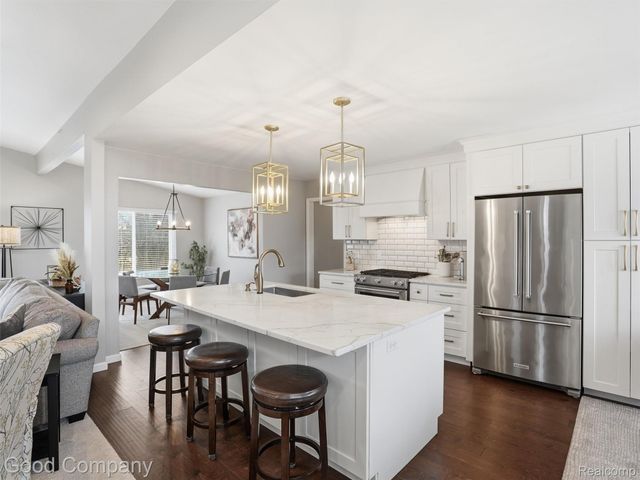 7371 Edinborough, West Bloomfield Charter Township, MI 48322