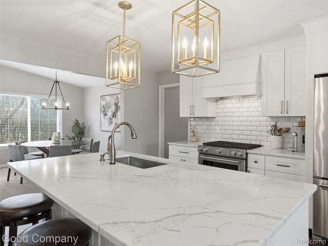 7371 Edinborough, West Bloomfield Charter Township, MI 48322