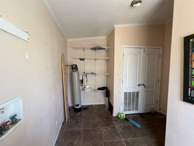 111 Road Runner LN, Bastrop, TX 78602