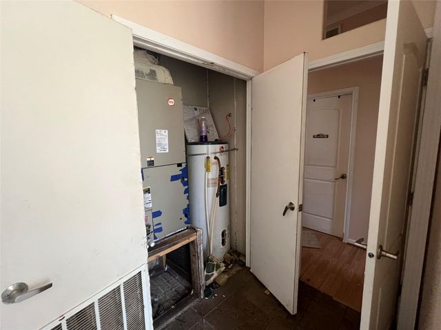 111 Road Runner LN, Bastrop, TX 78602