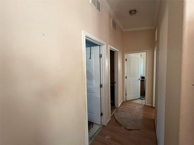 111 Road Runner LN, Bastrop, TX 78602