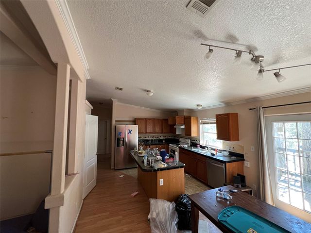 111 Road Runner LN, Bastrop, TX 78602