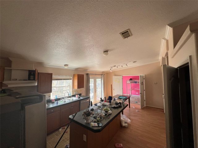 111 Road Runner LN, Bastrop, TX 78602