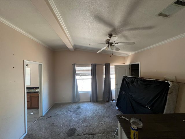 111 Road Runner LN, Bastrop, TX 78602