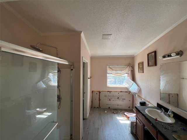 111 Road Runner LN, Bastrop, TX 78602