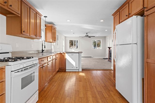 444 Pequot Avenue, Warwick, RI 02889