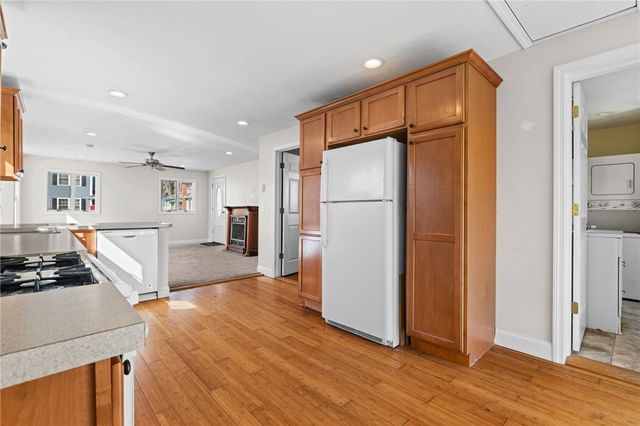 444 Pequot Avenue, Warwick, RI 02889