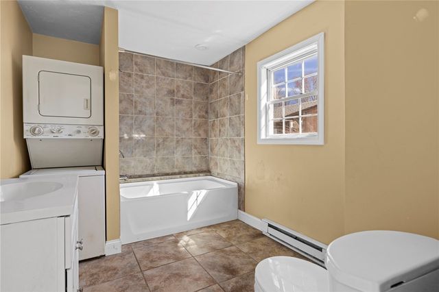 444 Pequot Avenue, Warwick, RI 02889