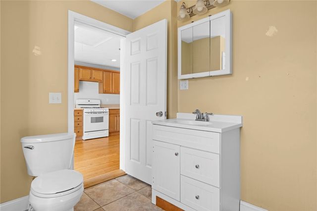 444 Pequot Avenue, Warwick, RI 02889