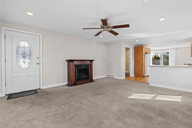 444 Pequot Avenue, Warwick, RI 02889