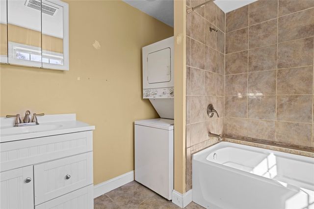 444 Pequot Avenue, Warwick, RI 02889