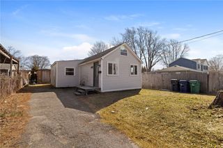 444 Pequot Avenue, Warwick, RI 02889