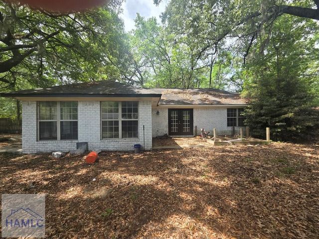 822 Lakeview Court, Hinesville, GA 31313