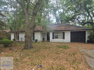 822 Lakeview Court, Hinesville, GA 31313