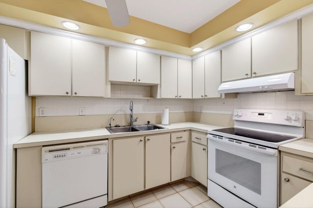 2686 NW 7th Court C, Delray Beach, FL 33445