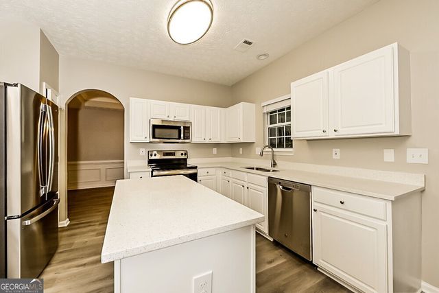 417 Concord Circle, Mcdonough, GA 30253