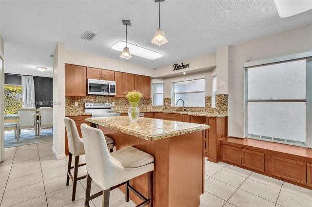 1718 NW 97th Ave 0, Coral Springs, FL 33071