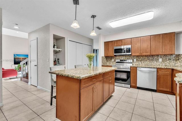 1718 NW 97th Ave 0, Coral Springs, FL 33071