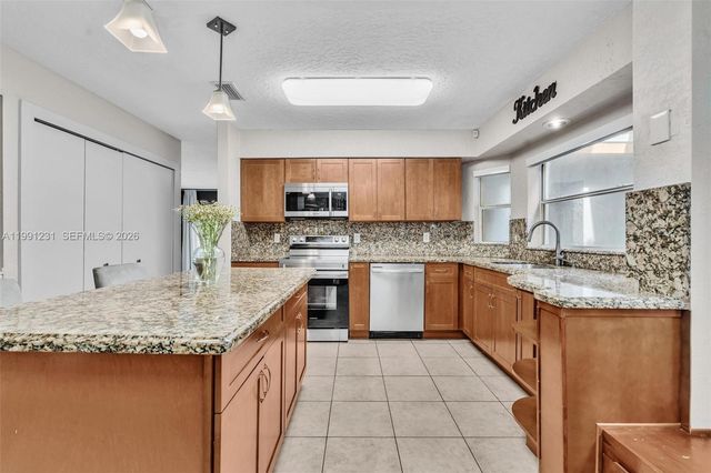 1718 NW 97th Ave 0, Coral Springs, FL 33071