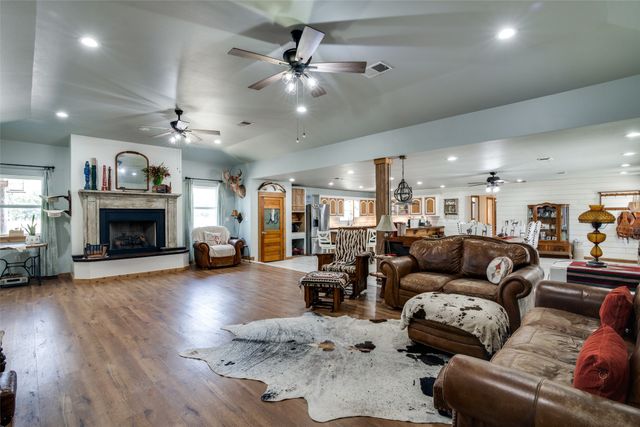 200 Vz County Road 2403, Canton, TX 75103