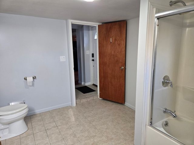 45 Oak St, Taunton, MA 02780