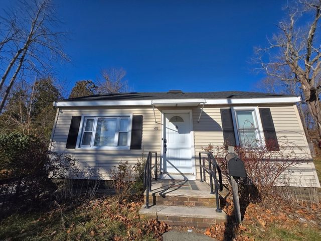45 Oak St, Taunton, MA 02780