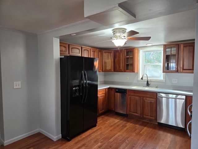 45 Oak St, Taunton, MA 02780