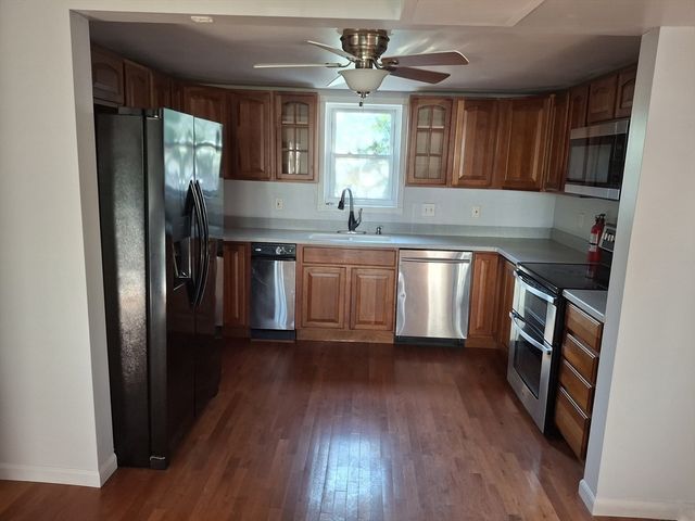 45 Oak St, Taunton, MA 02780