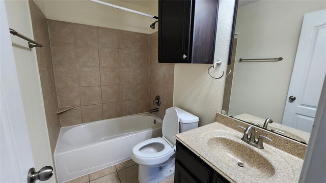 2318 Nashmor Drive, Sugar Land, TX 77479