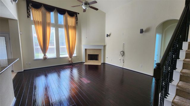 2318 Nashmor Drive, Sugar Land, TX 77479