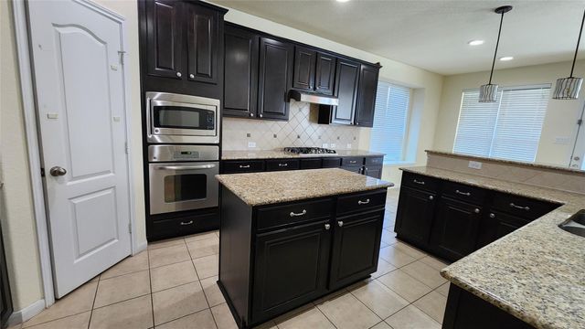 2318 Nashmor Drive, Sugar Land, TX 77479