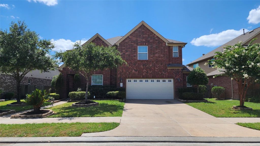 2318 Nashmor Drive, Sugar Land, TX 77479